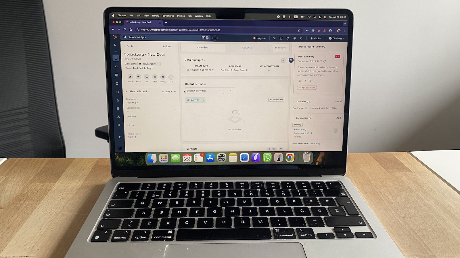 HubSpot CRM deal record showing deal details, recent activity, and sidebar summary with no associated contacts or companies.